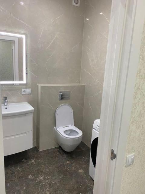 Люкс Апартаменти В Центрі Міста ,Жк Театральний Rivne Eksteriør bilde